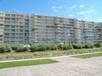  grands immeubles avec balcons
